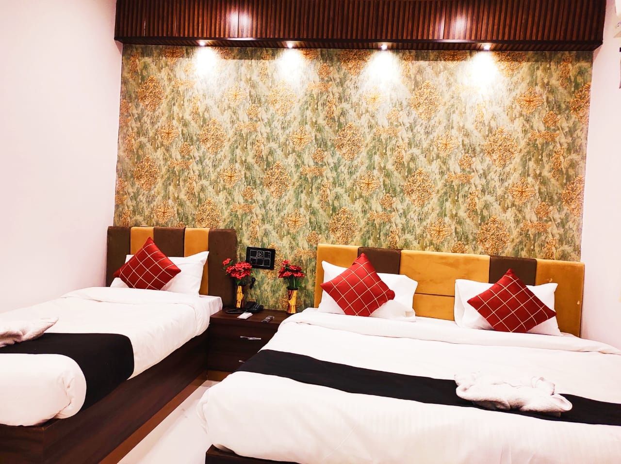 Deluxe triple bed