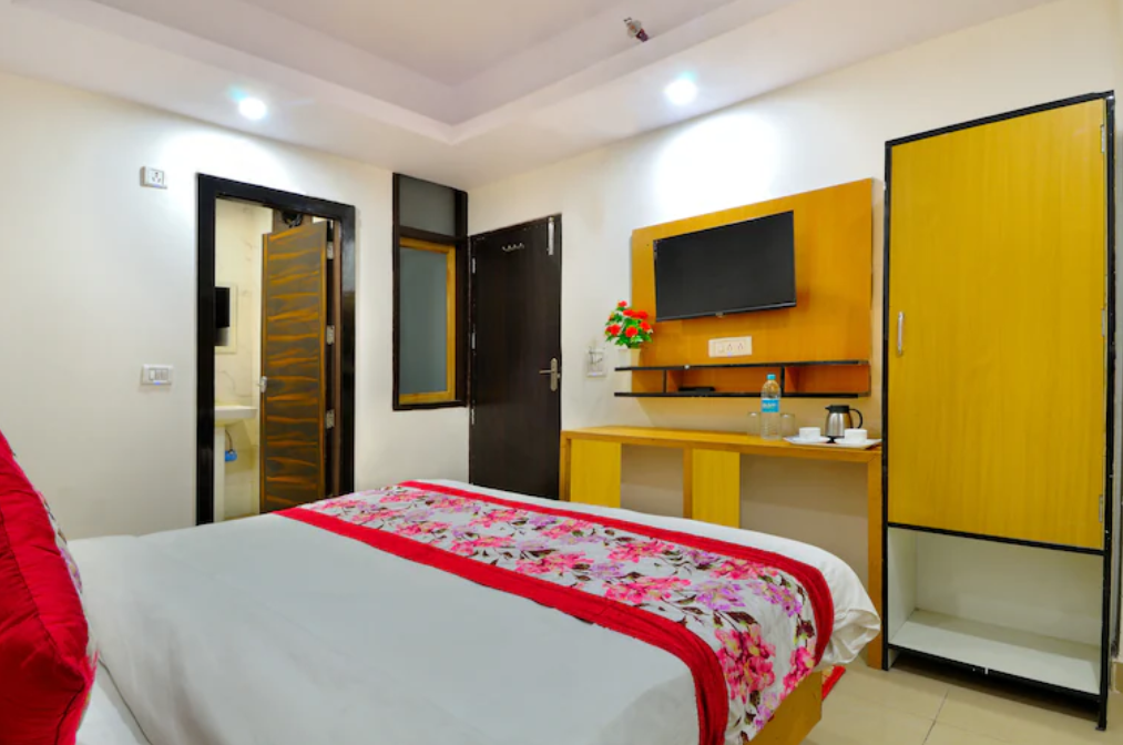 Super Deluxe AC Room