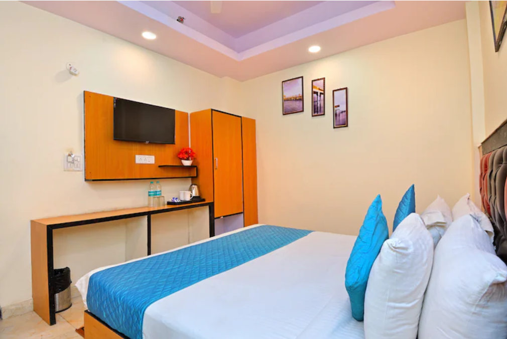 Super Deluxe AC Room