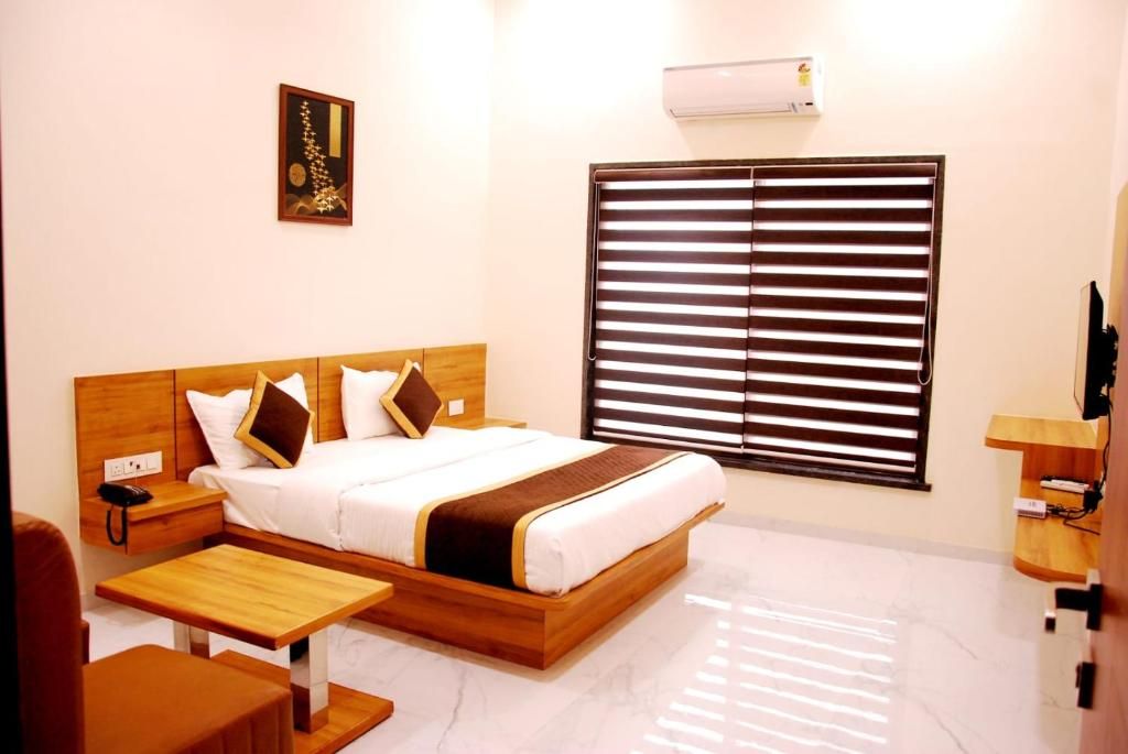 Hotel Wing Orbit Super Deluxe Room