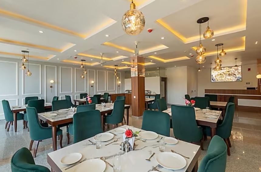 Food & Dining