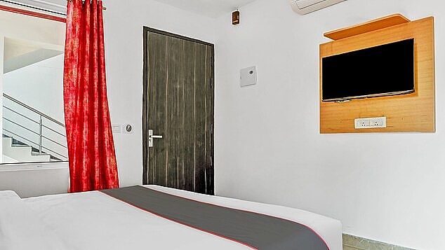 Roomquet Comfort Inn