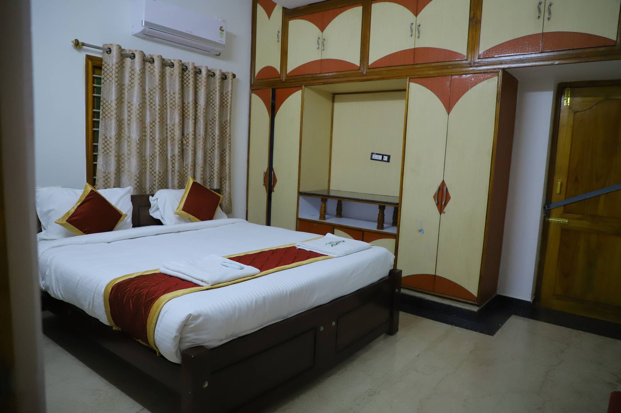Nanda Mohan Homestay Suite Room