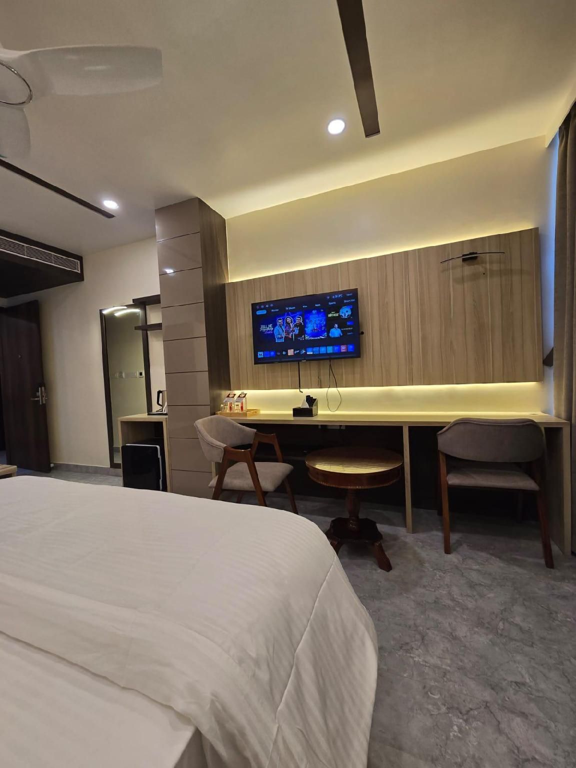 Deluxe with Breakfast