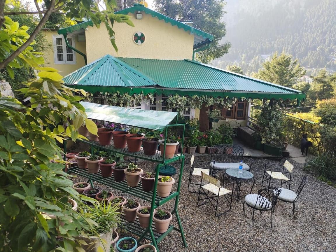 ROSASTAYS, Nainital