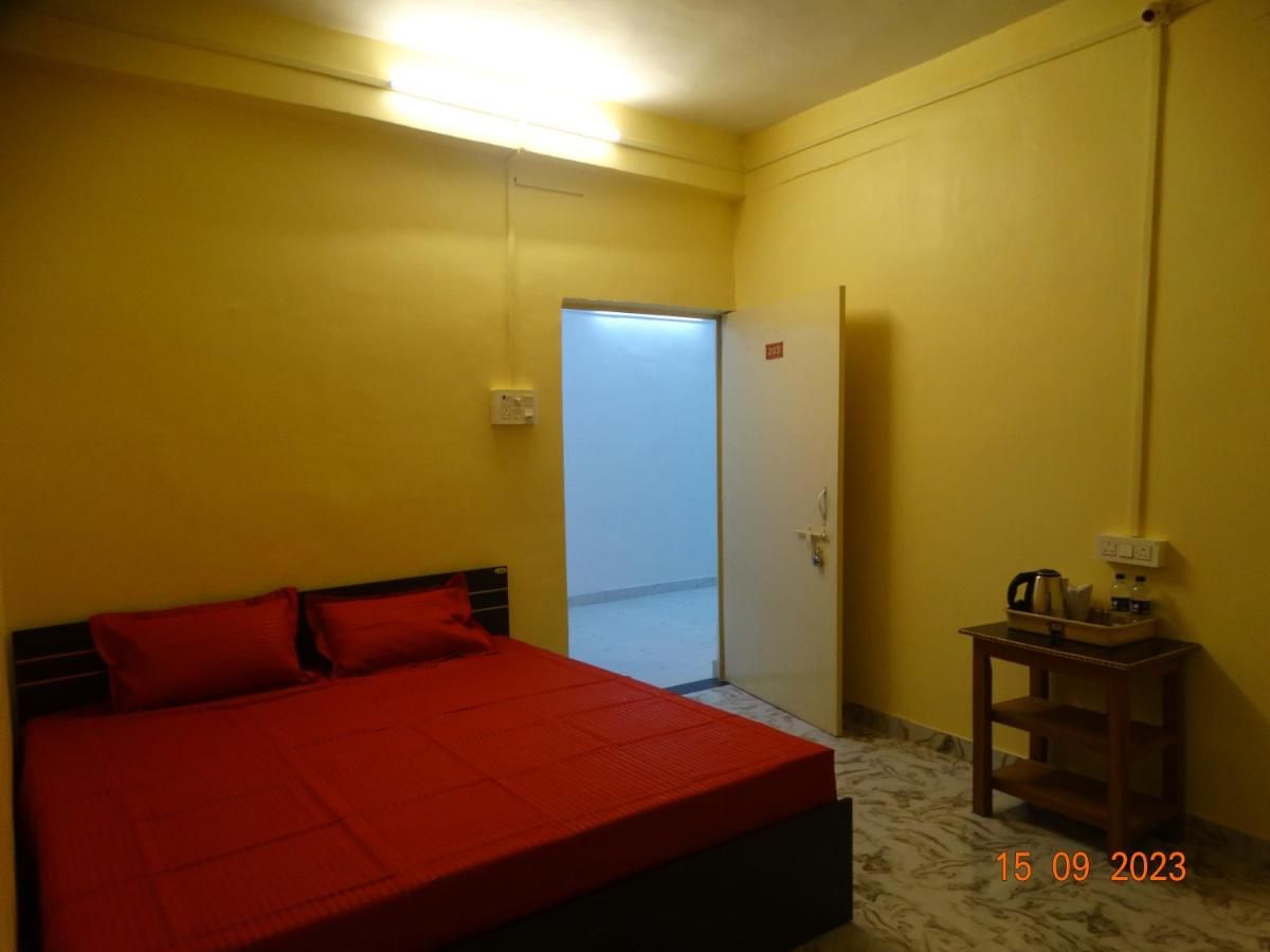 AC Deluxe Room With Non Attached Western Toilet