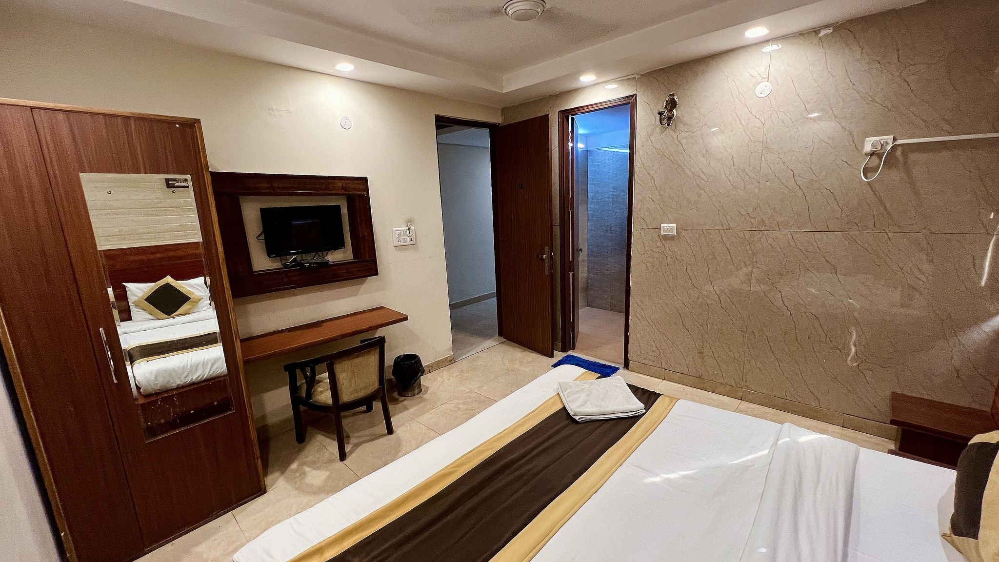 Amaira Hotels and Banquets (Near Vaishali Metro Station) Deluxe Room 9