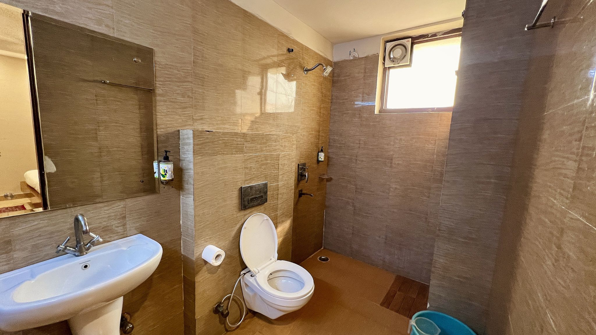 Amaira Hotels and Banquets (Near Vaishali Metro Station) Deluxe Room 7