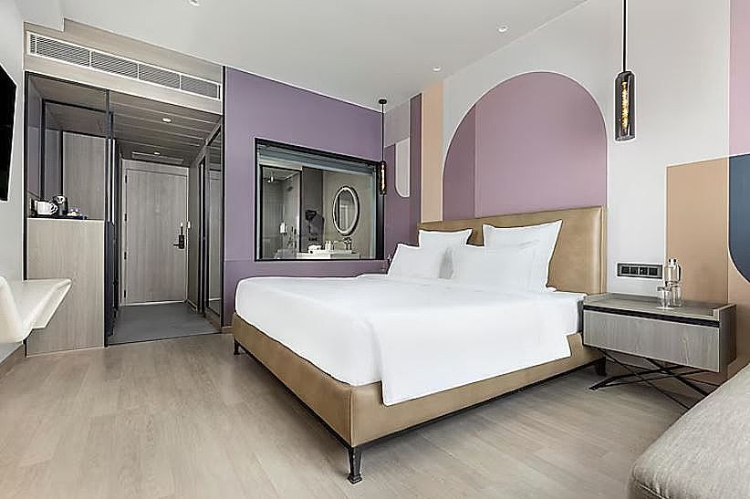 Mercure Chandigarh Tribune Chowk Classic Room with 1 double bed and sofa 2