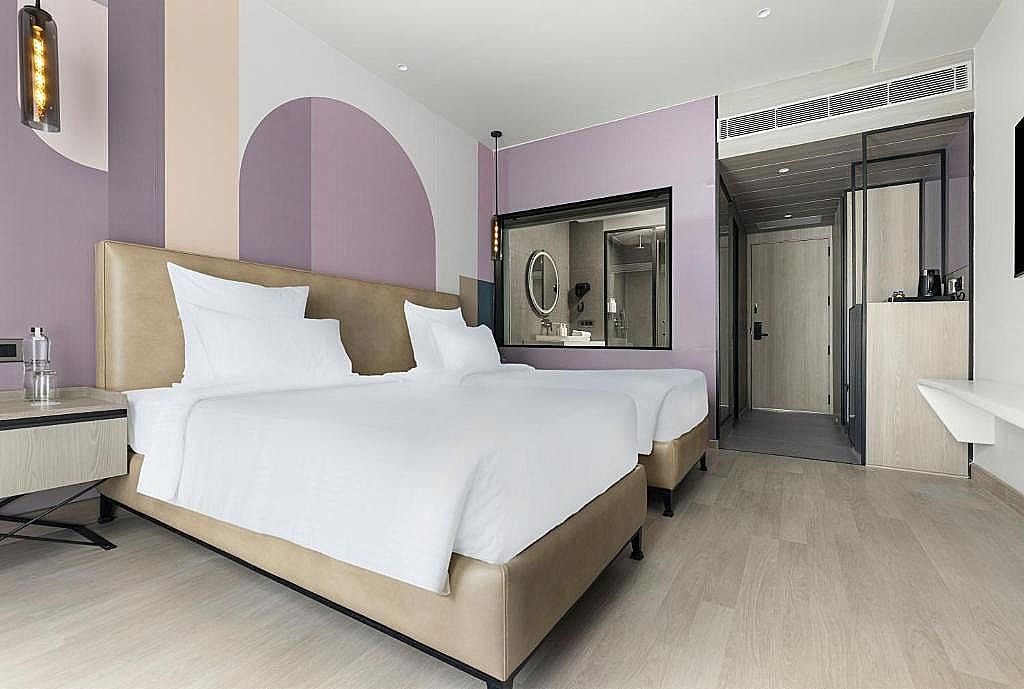 Classic Room with 2 single beds and sofa