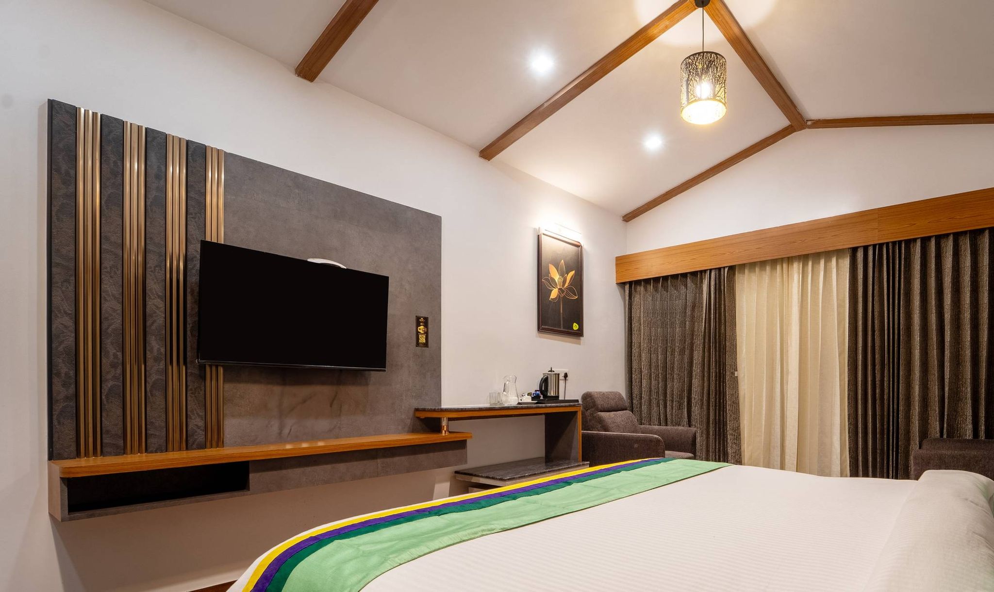 Treebo Skydale Premium Suites, 1500 Mtrs From Ooty Lake Standard Room 2