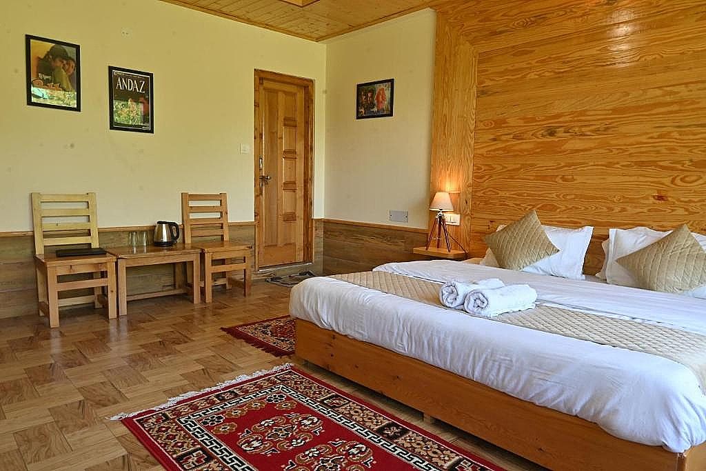 Cascade Mountain Retreat Manali Deluxe Room With Mountain View