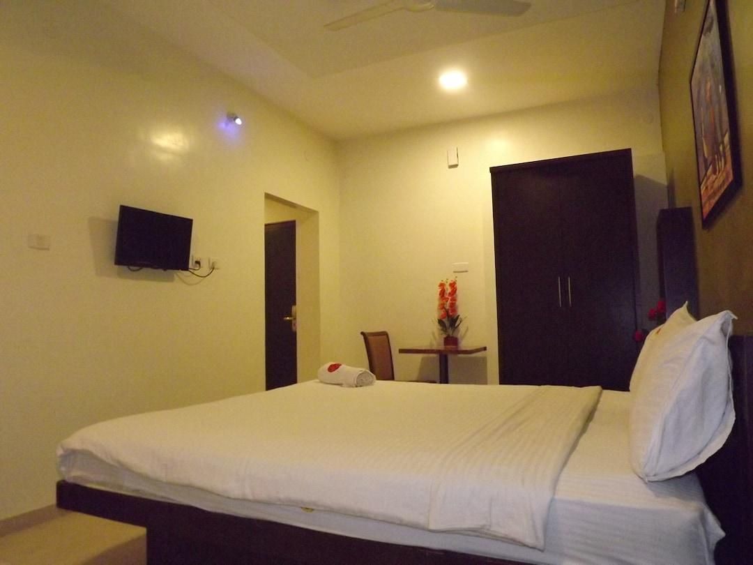 The Richman Hotel Deluxe Non Ac 2