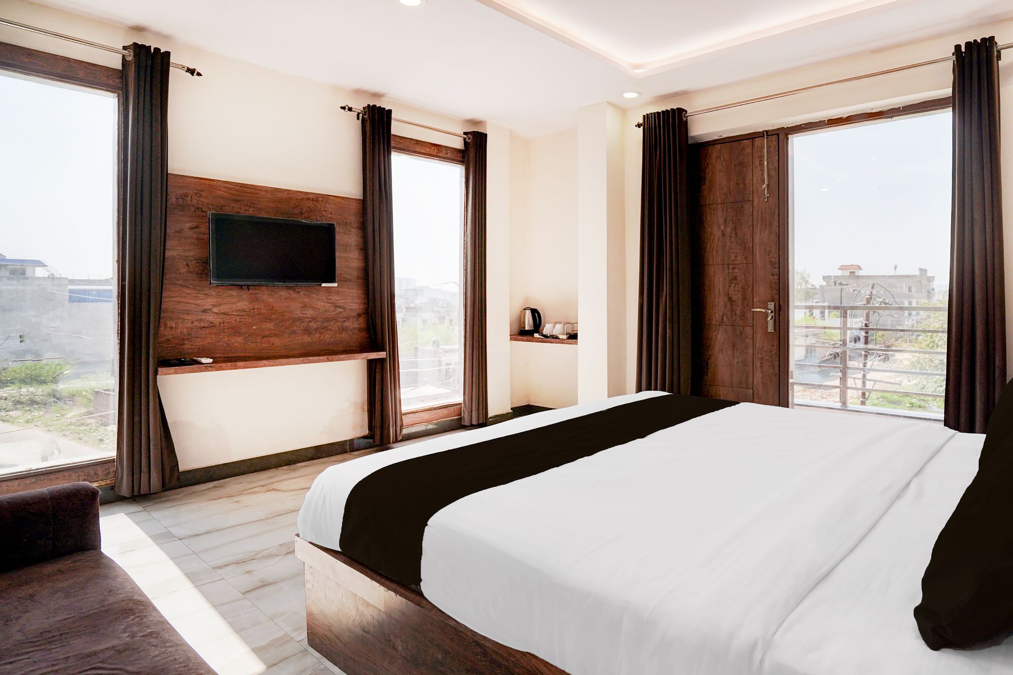 Townhouse Taj Mahal East Gate Formerly Royal Empire Classic 16