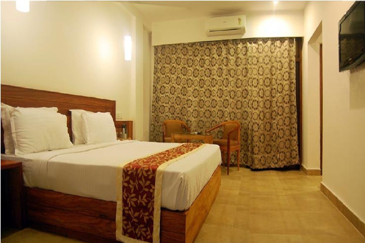 Semi Deluxe Room