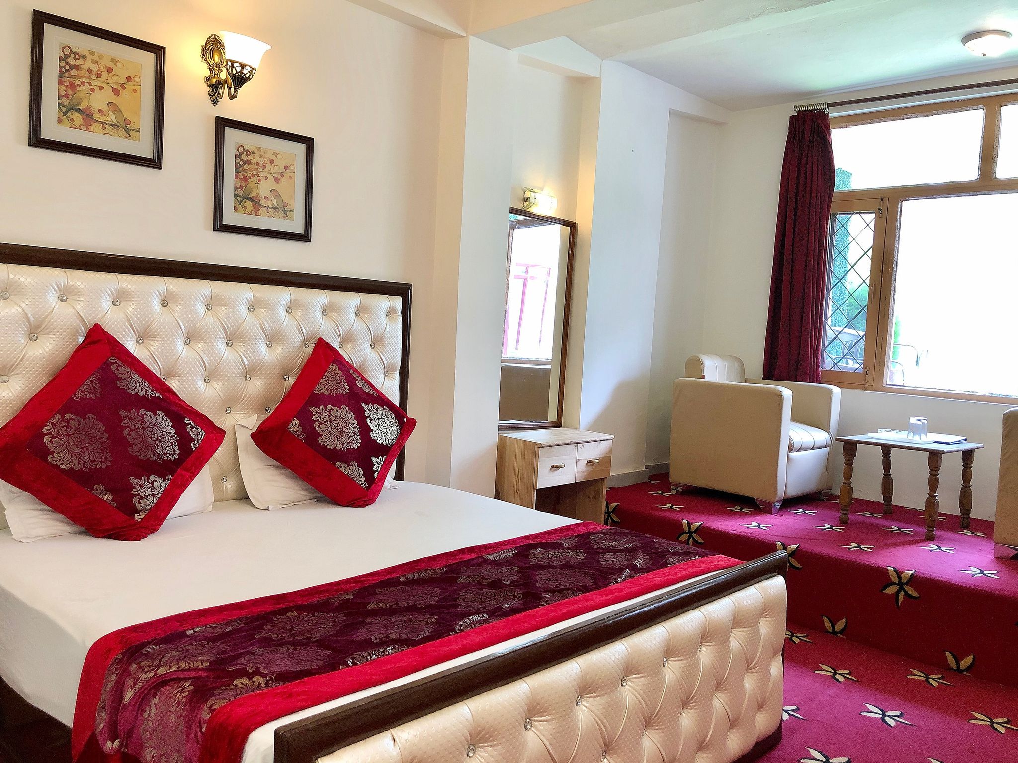 Hotel Vintage, Manali | Near Mall Road Super Deluxe Room