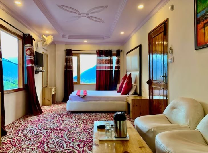 Hotel Vintage, Manali | Near Mall Road Super Deluxe Room 6