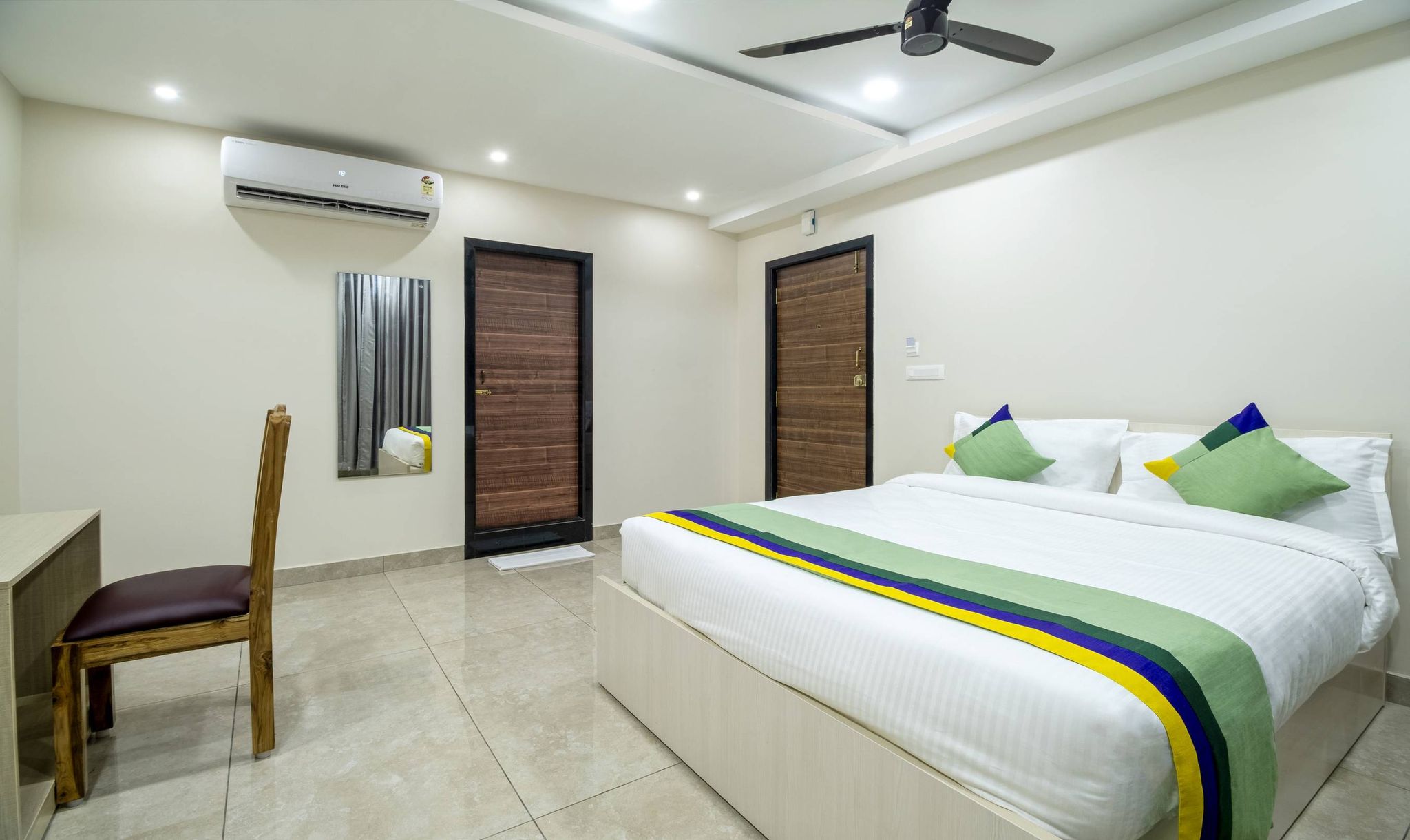 Treebo Sea Heights Deluxe Room 5