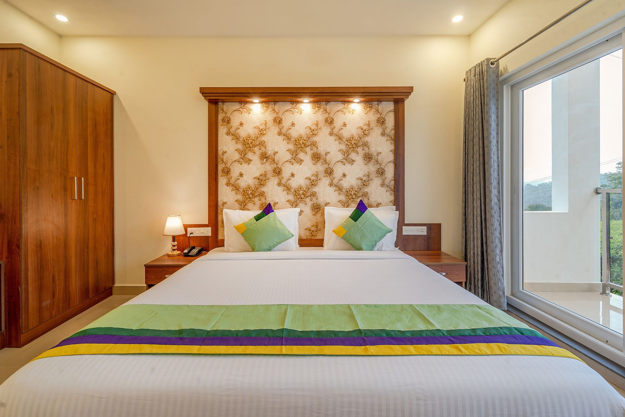 Treebo Windsong Resort Munnar, Tea Plantation View Standard Room with Mountain View 4