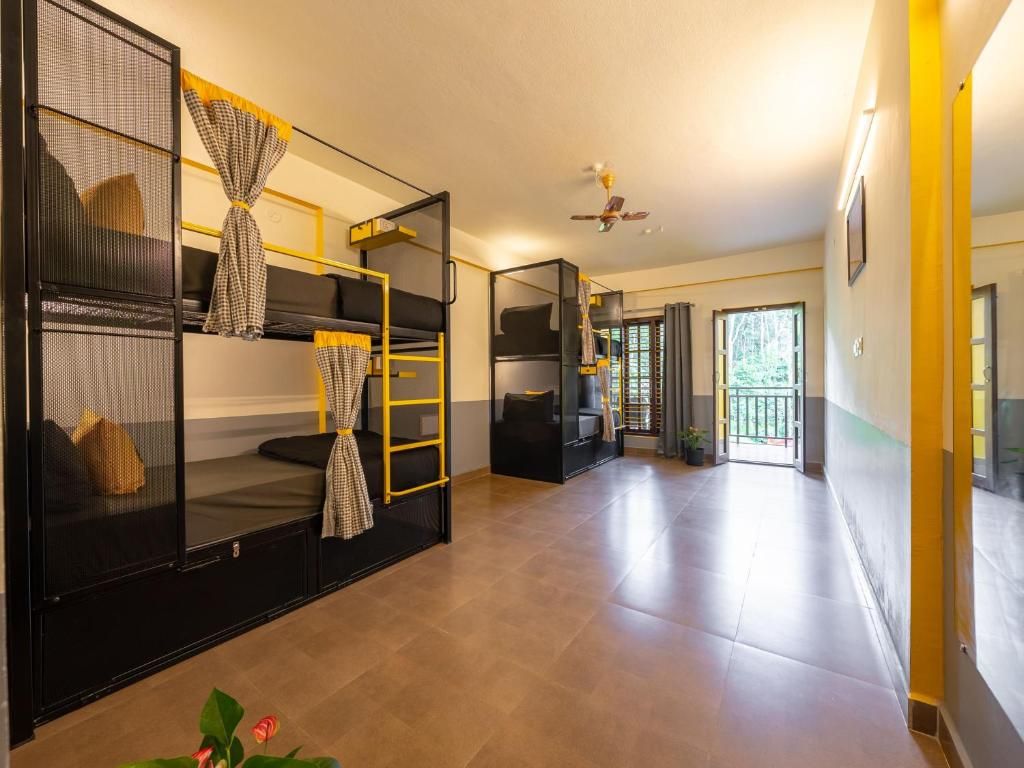 Bed in 4 Bed Mixed Dormitory with Balcony and Rainforest View