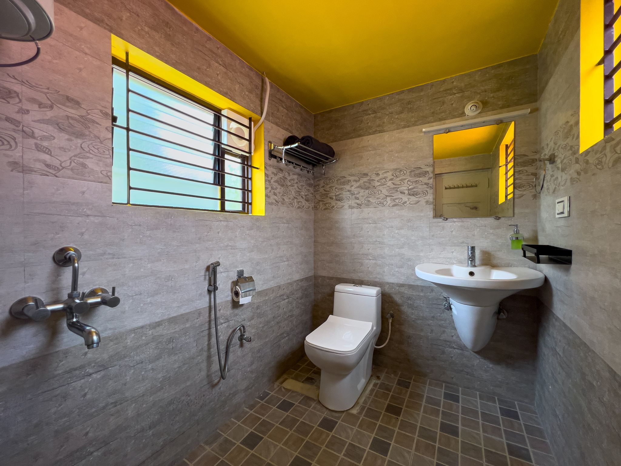 The Hosteller Chikmagalur Deluxe Double Room 5