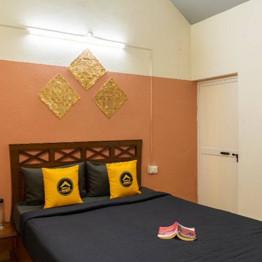 The Hosteller Chikmagalur Deluxe Double Room 3