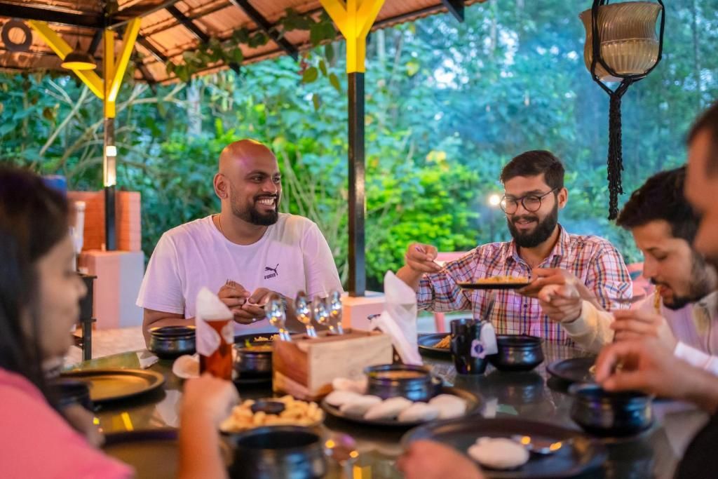 Food & Dining