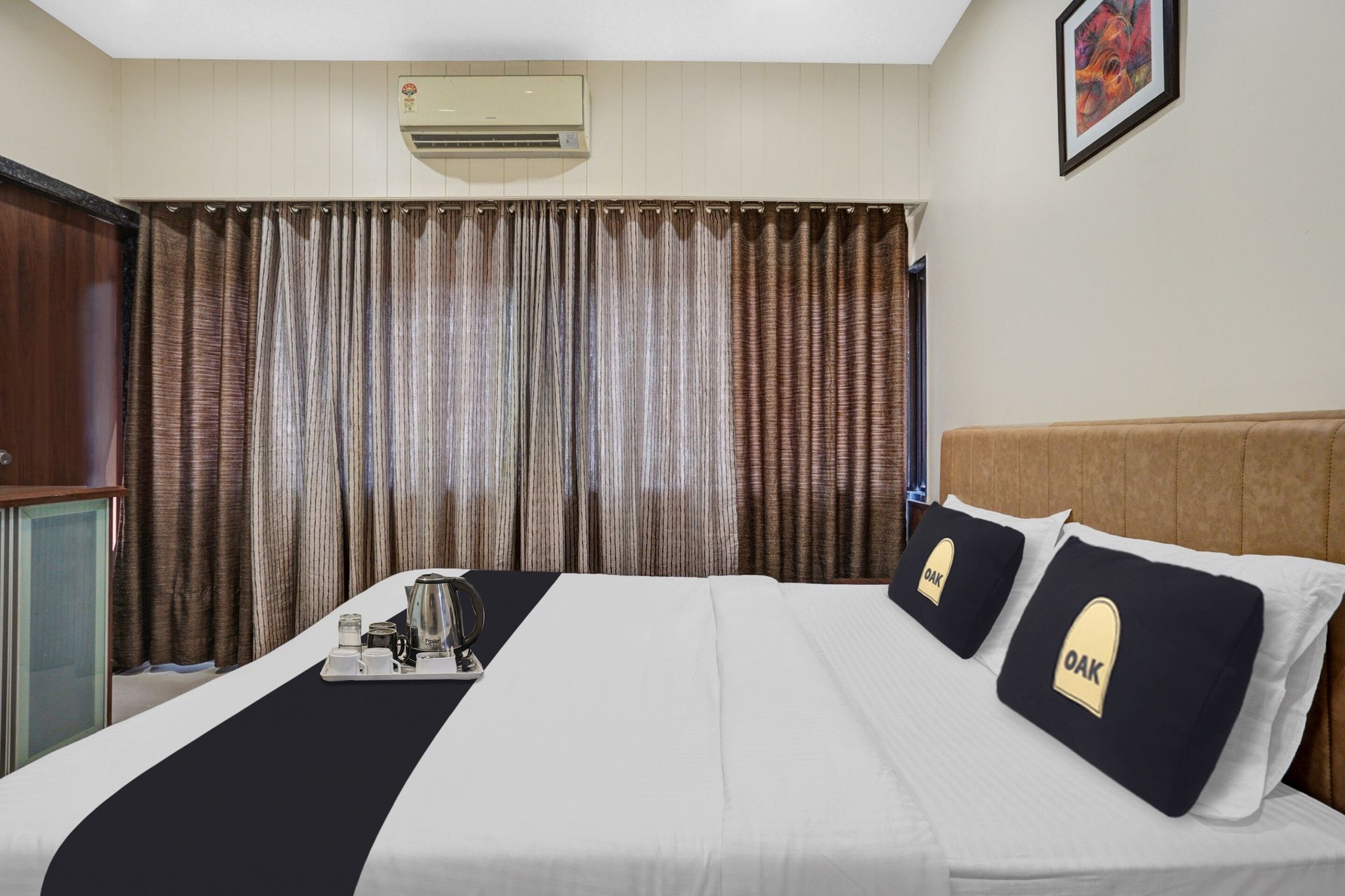 Super Townhouse Oak Hotel Raajpath Classic 12