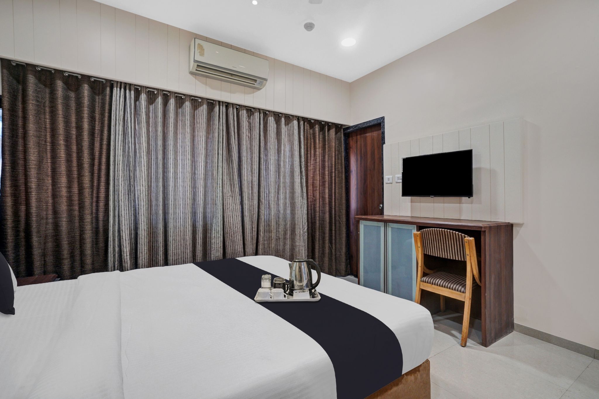 Super Townhouse Oak Hotel Raajpath Classic 11