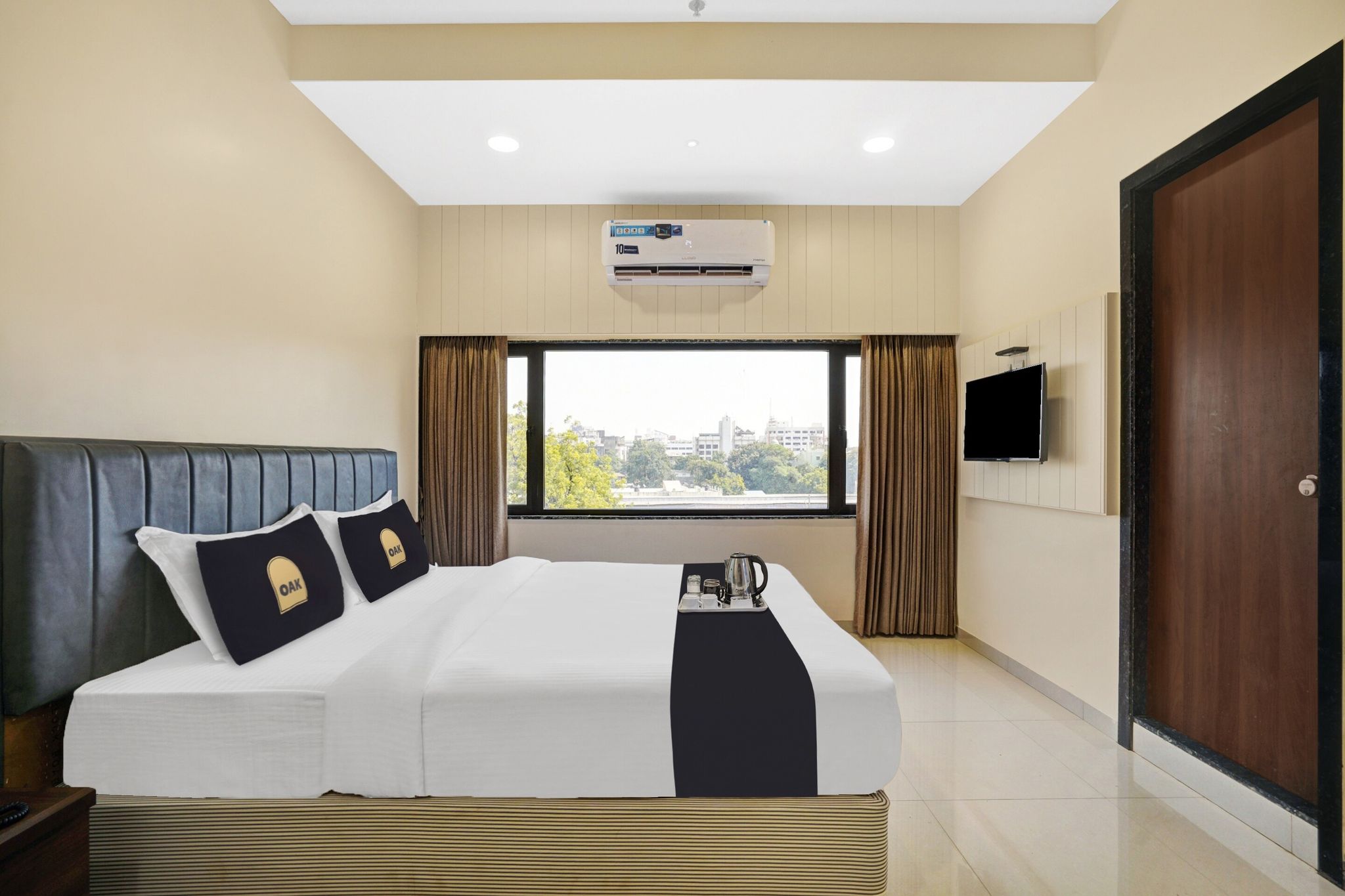 Super Townhouse Oak Hotel Raajpath Classic 8