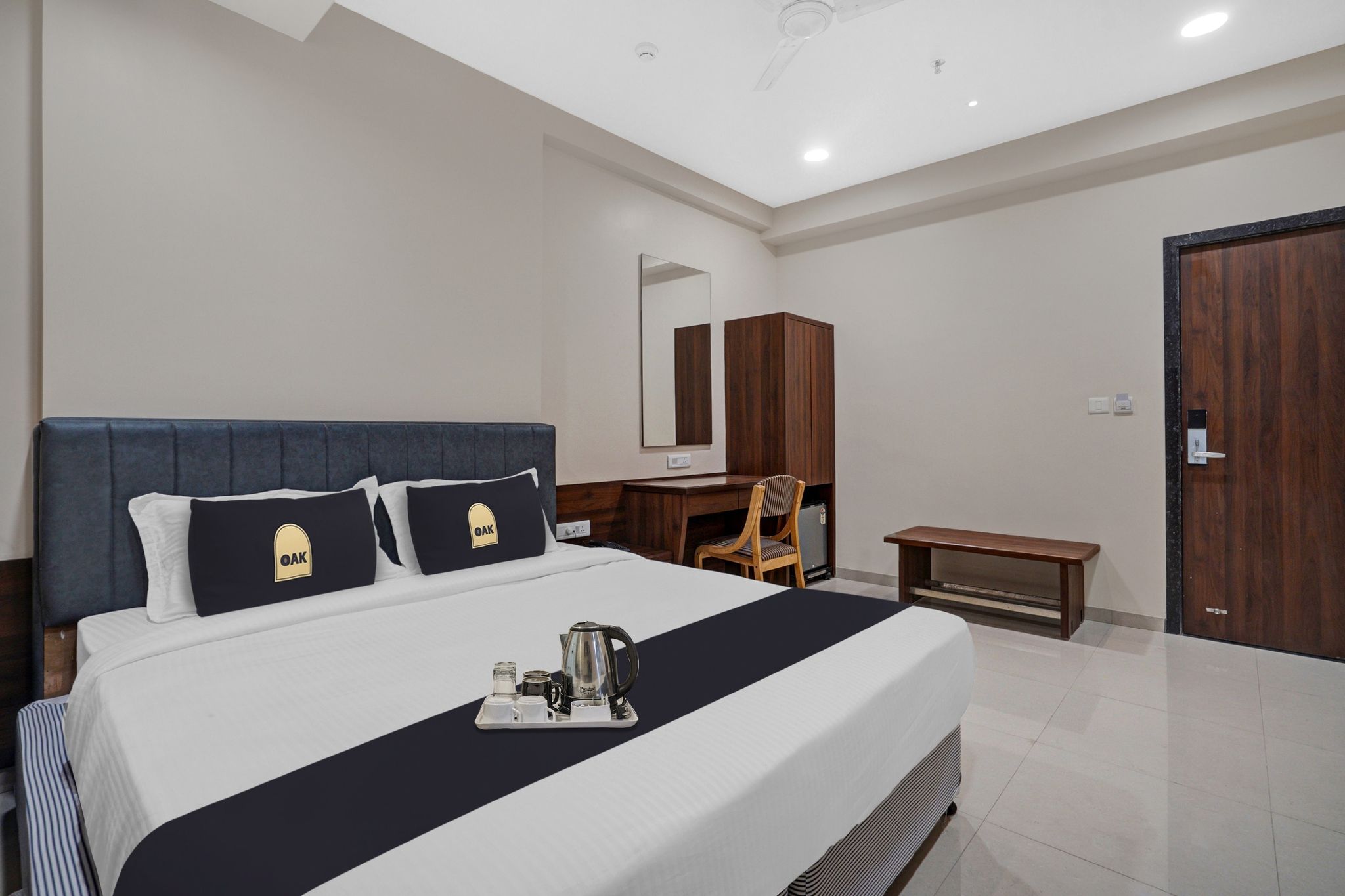 Super Townhouse Oak Hotel Raajpath Classic 9