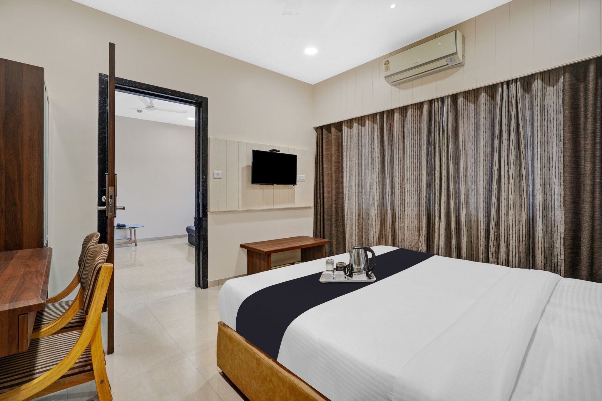 Super Townhouse Oak Hotel Raajpath Classic 14