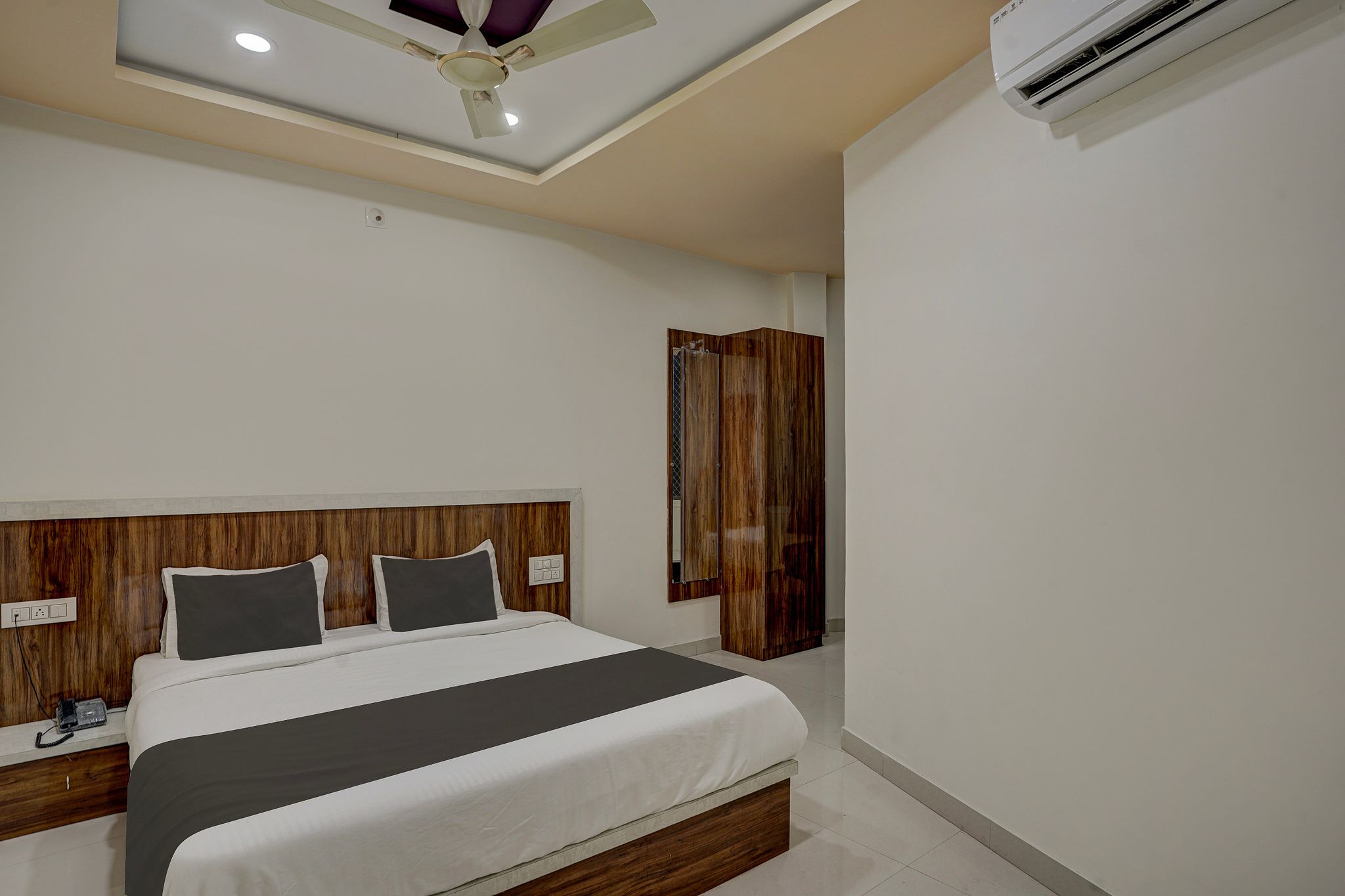 Hotel O Shree Palace Classic