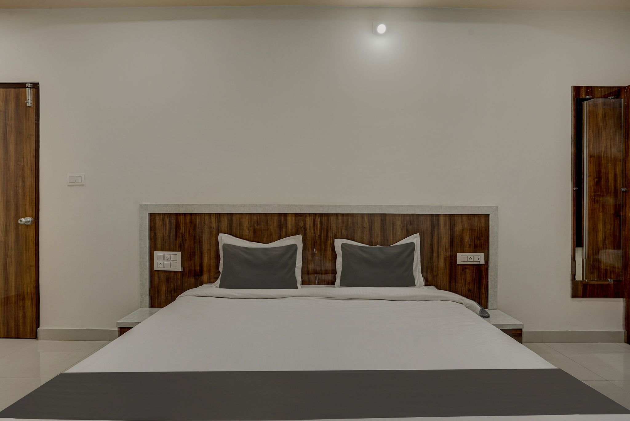 Hotel O Shree Palace Classic 8