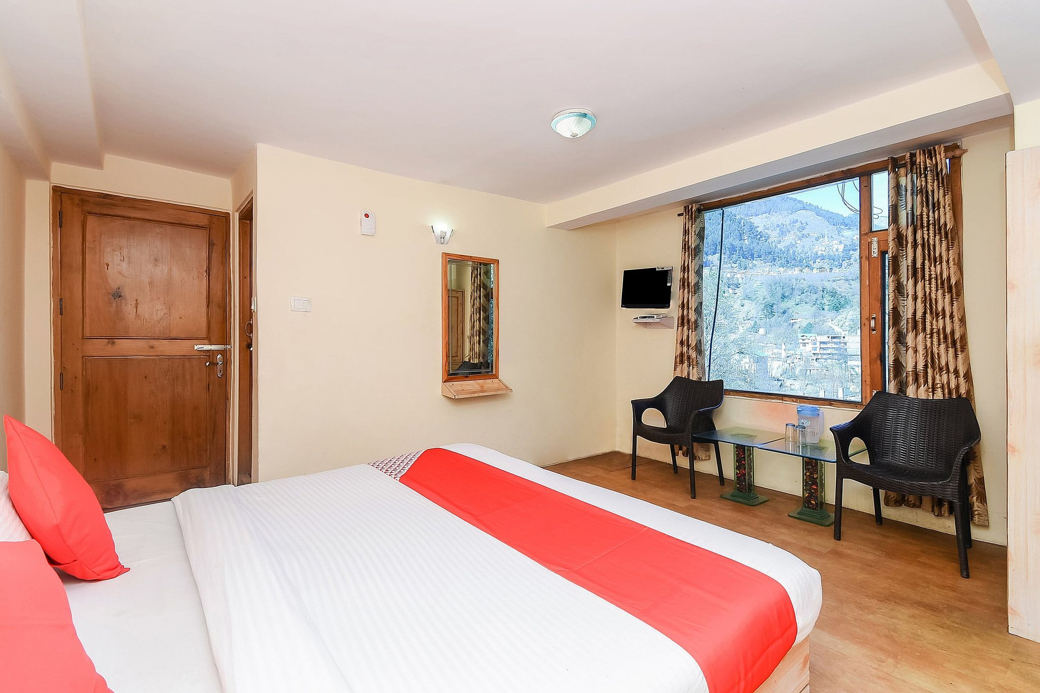 Hotel O Sun N Snow Resort