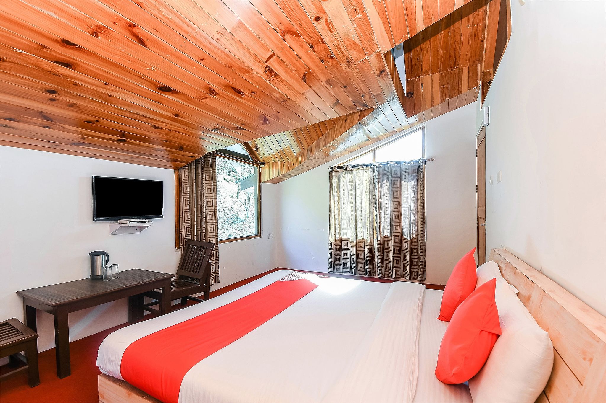 Hotel O Sun N Snow Resort