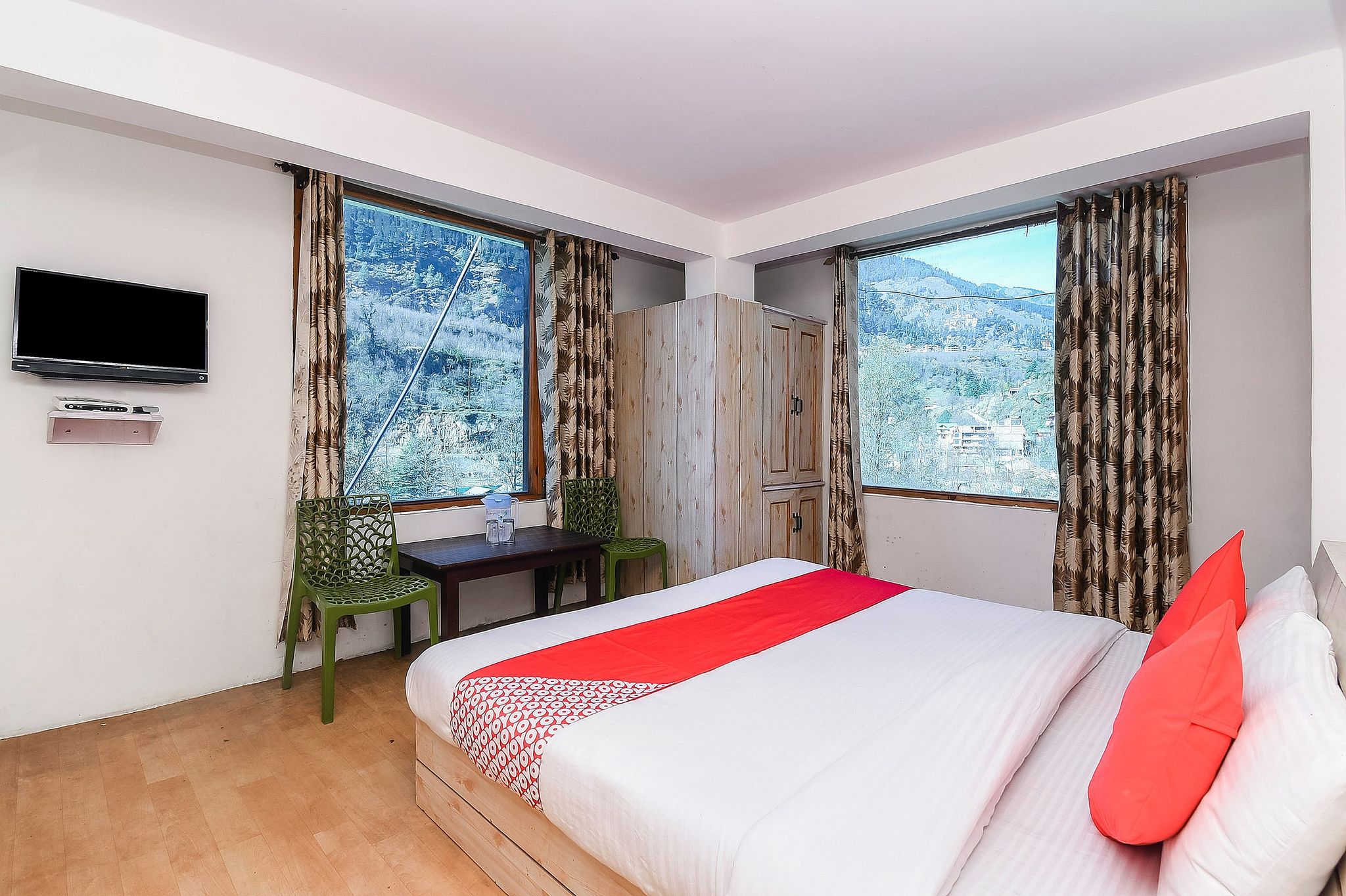 Hotel O Sun N Snow Resort