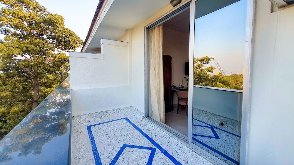 Grand Hotel Deluxe Room, Harbor View 6