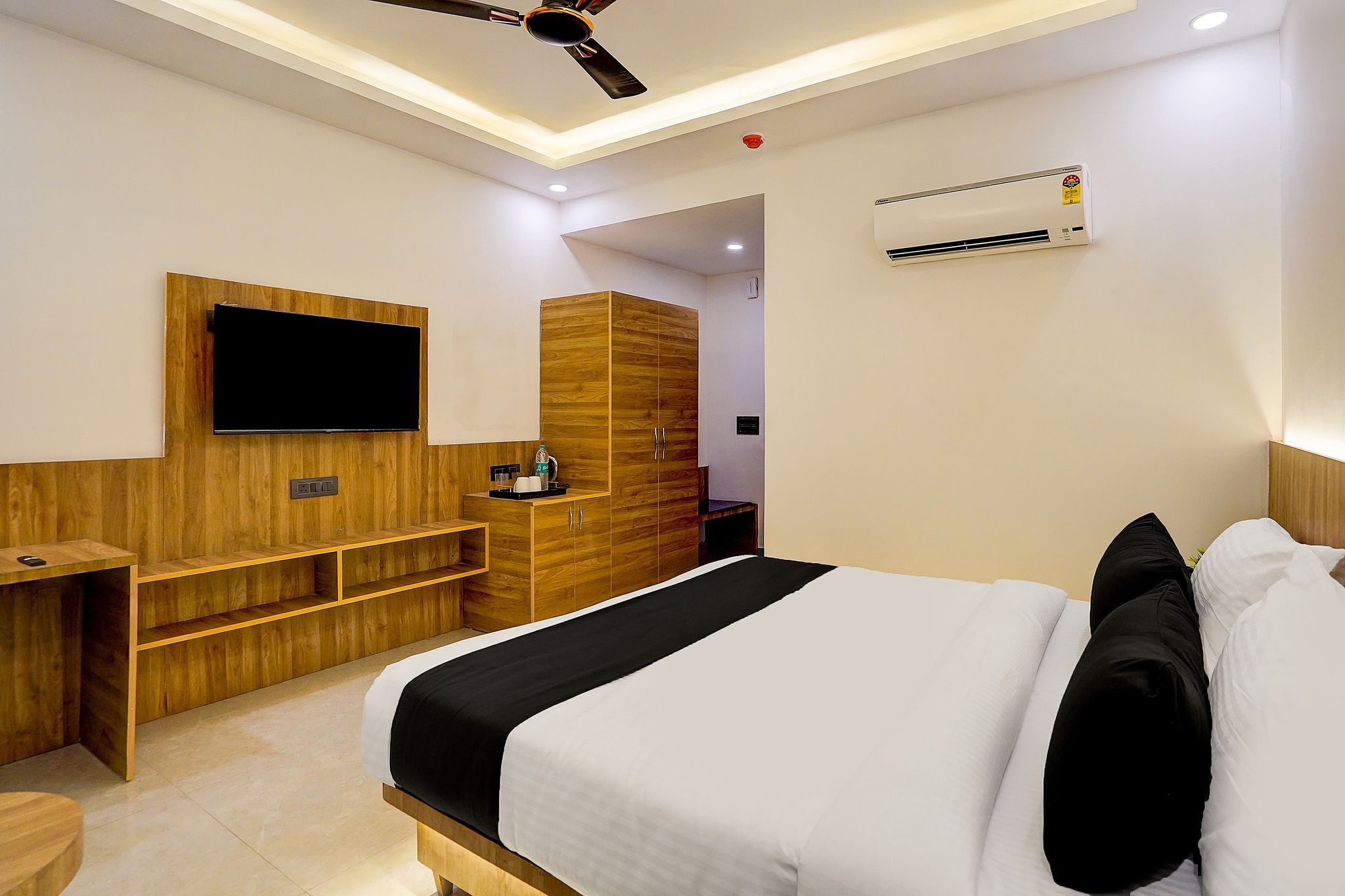 Townhouse GRAND ADDRESS HOTEL AND BANQUET Classic 2