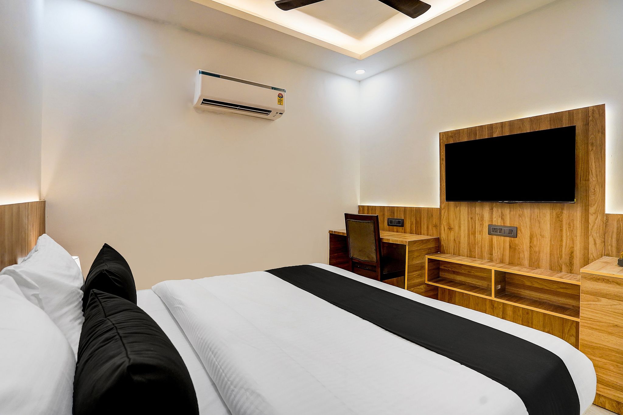 Townhouse GRAND ADDRESS HOTEL AND BANQUET Classic 9