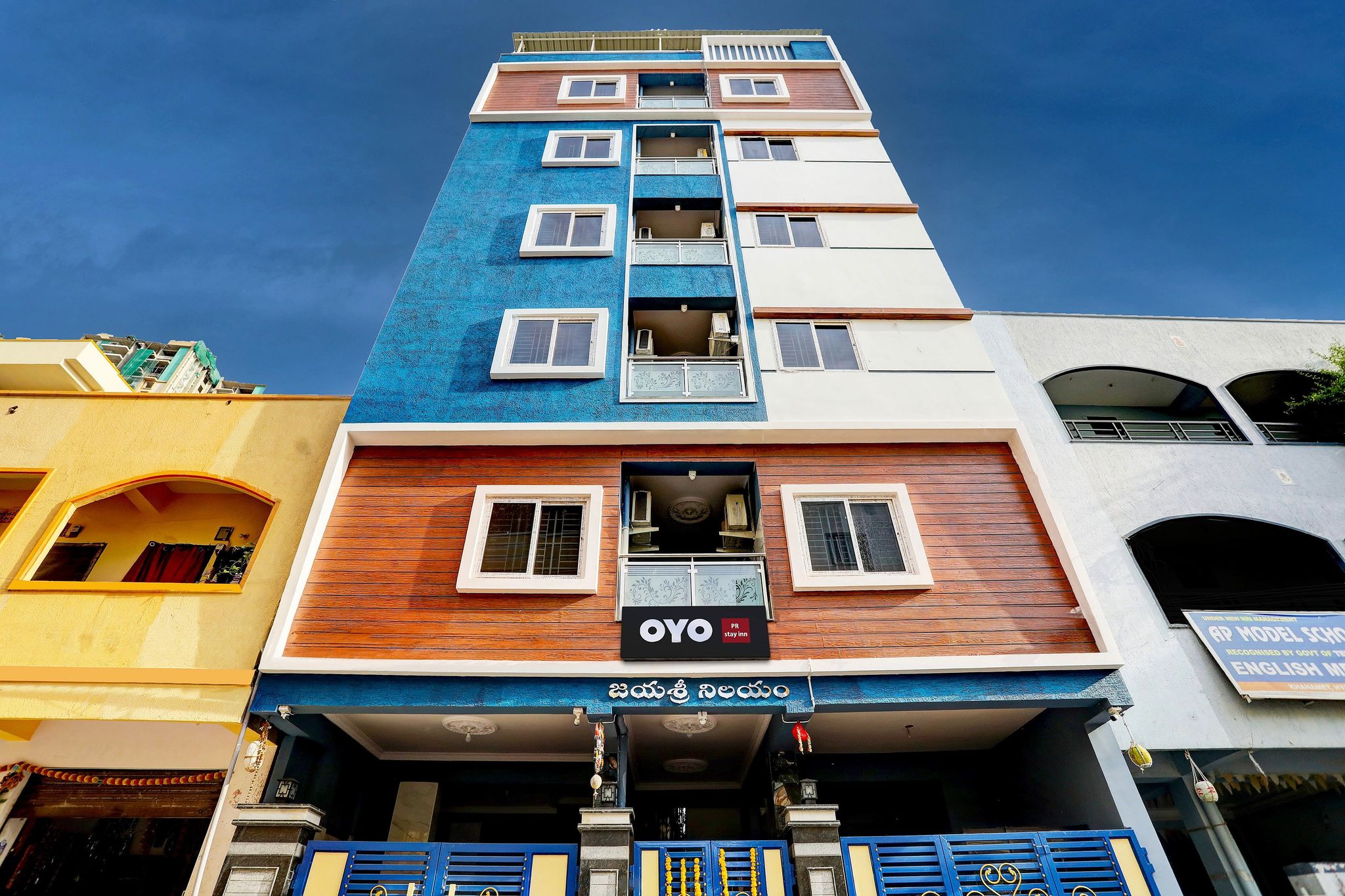 Super Townhouse Hitech City Near Yashoda Hospital