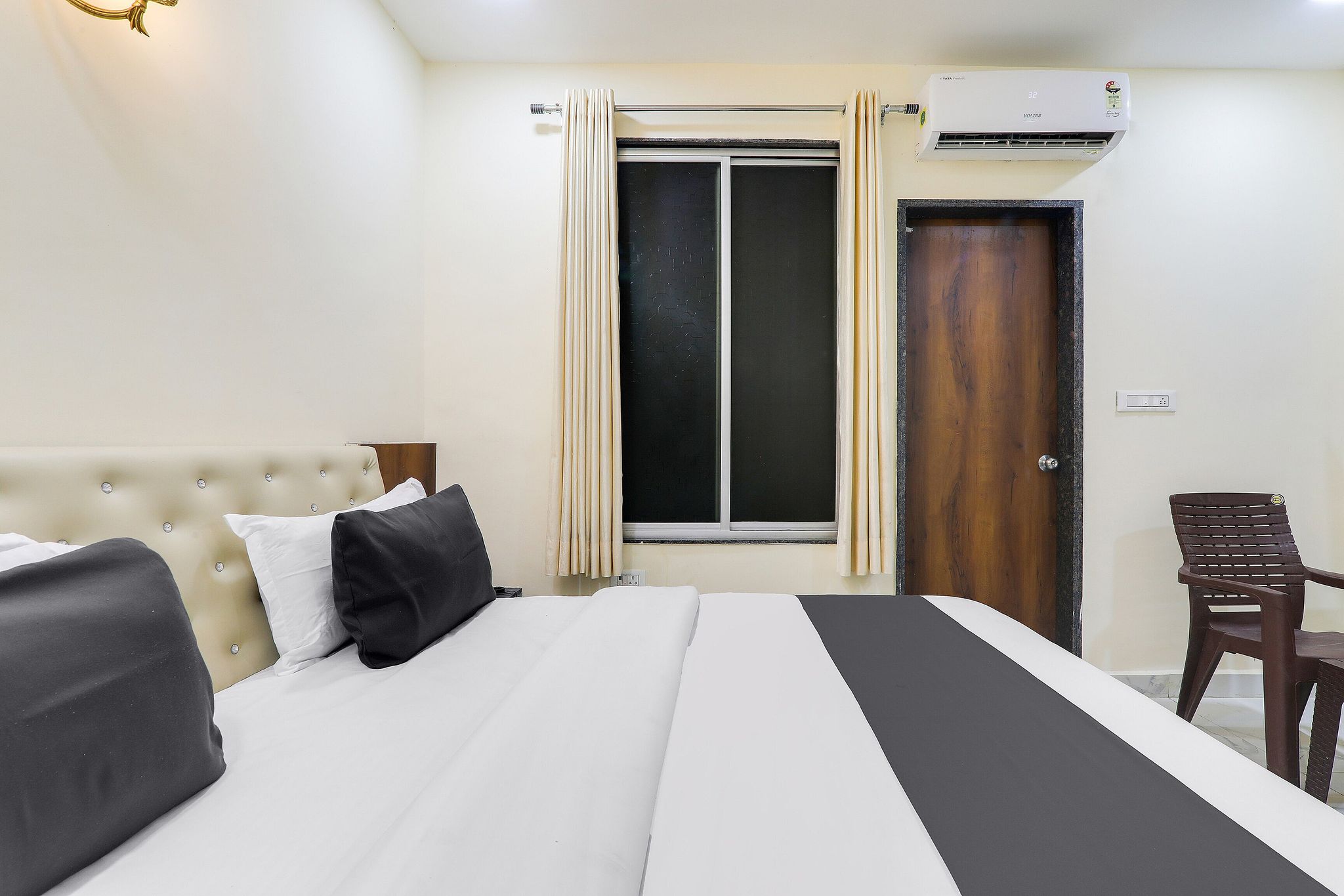 Hotel O Manglam Hotel Classic 12