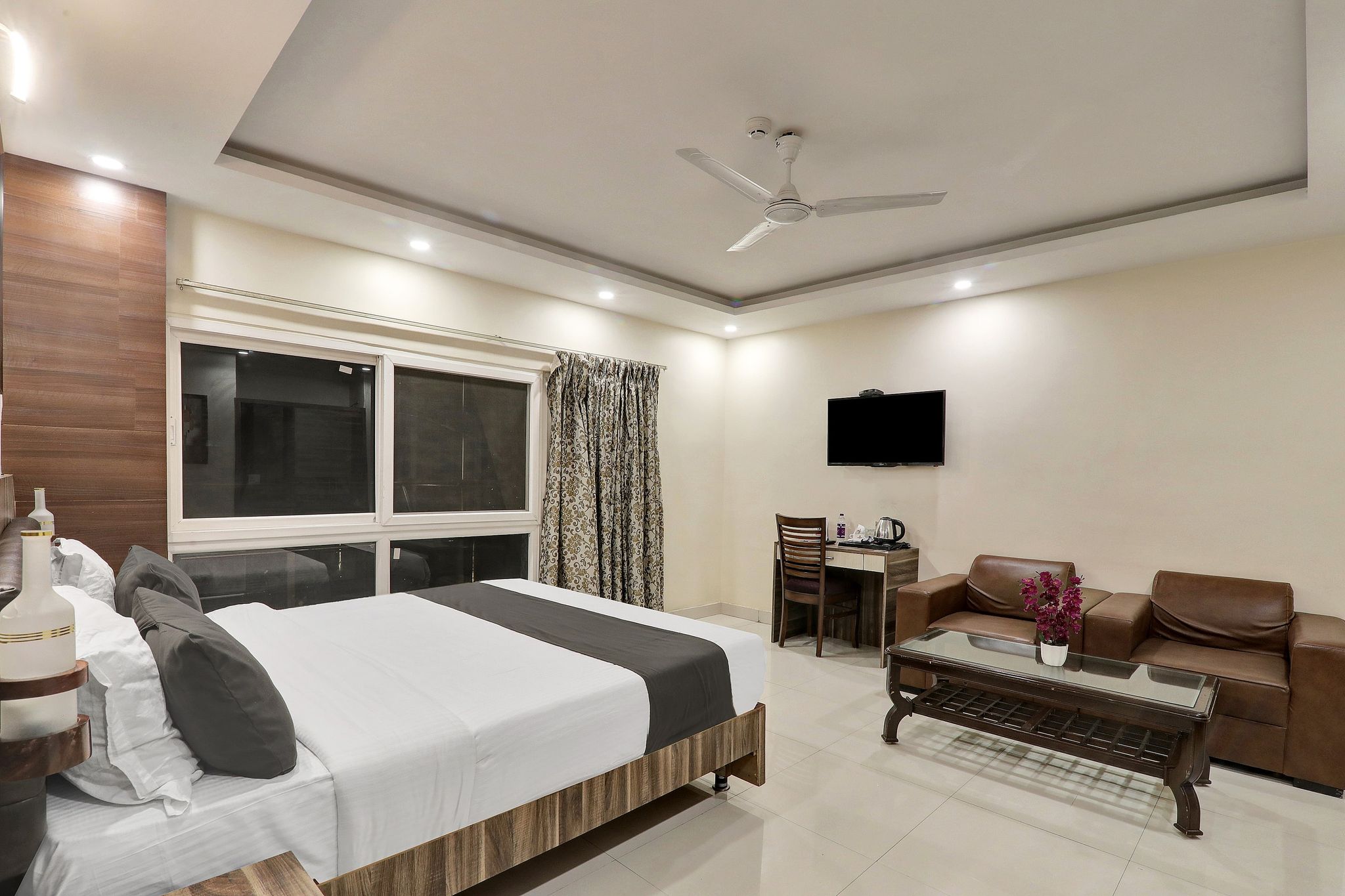 Super Townhouse Kankarbagh Formerly Kunwar Alcajars Classic 14