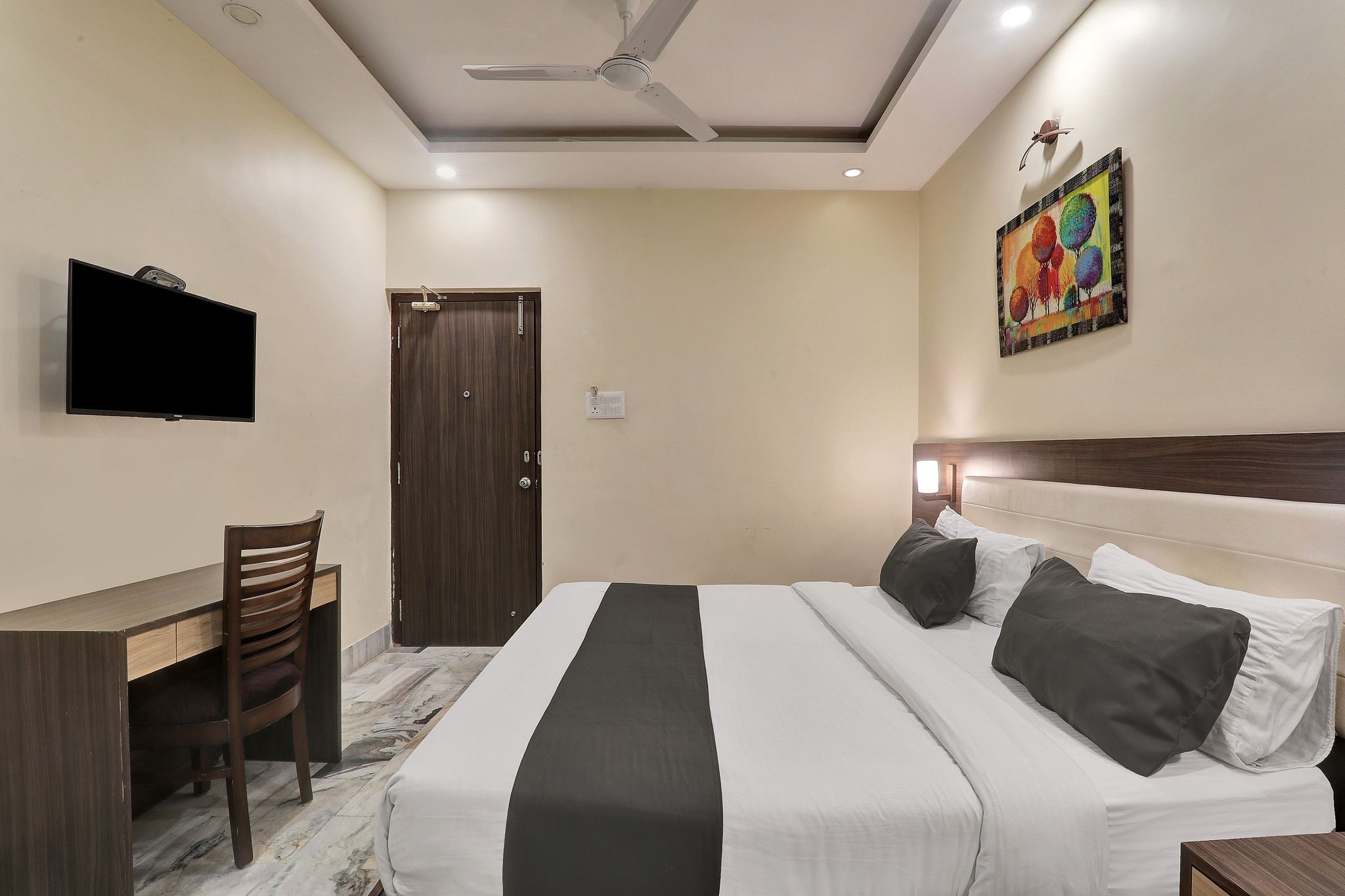 Super Townhouse Kankarbagh Formerly Kunwar Alcajars Classic 8