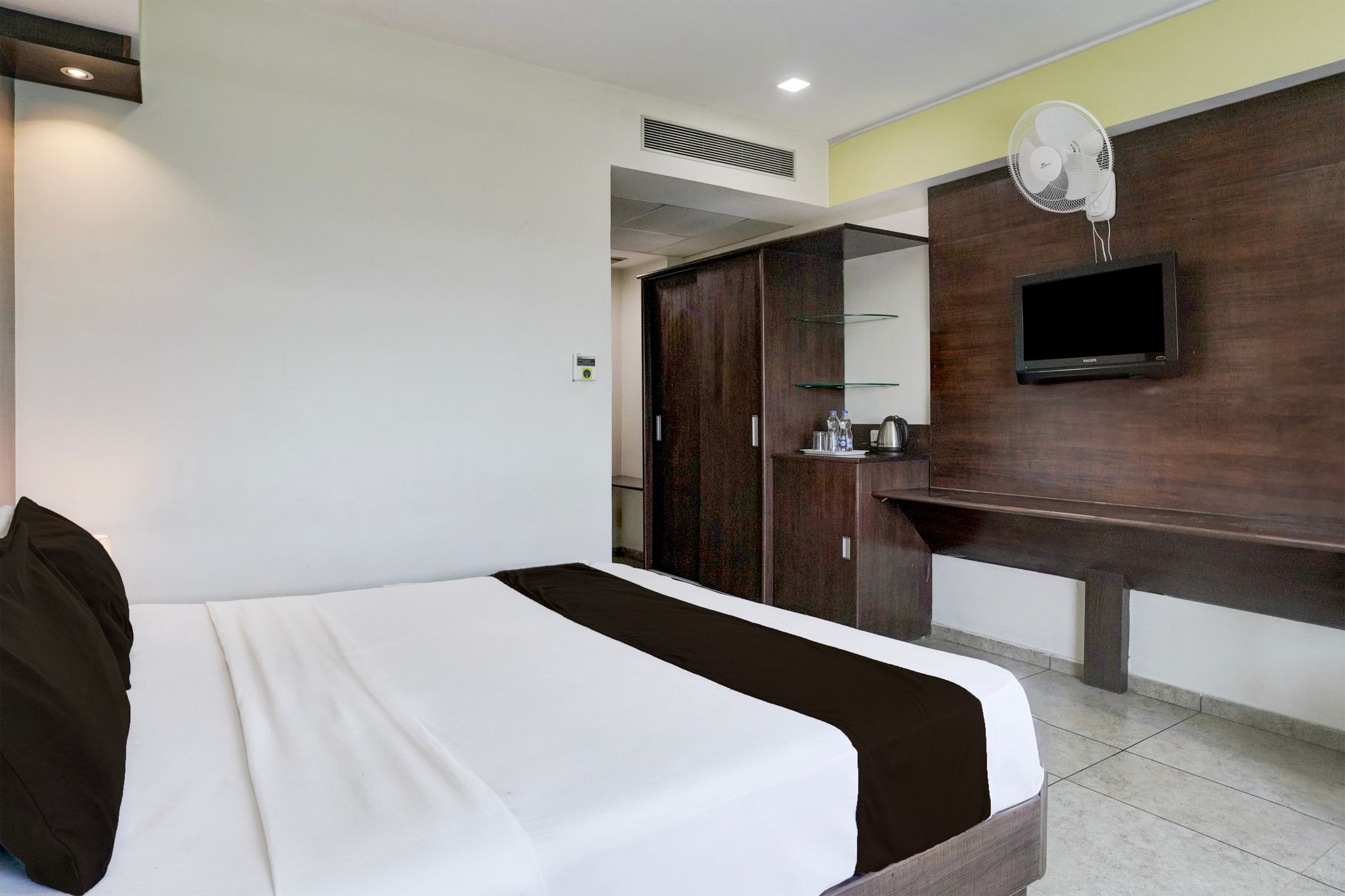 Super Townhouse Anand Classic 15