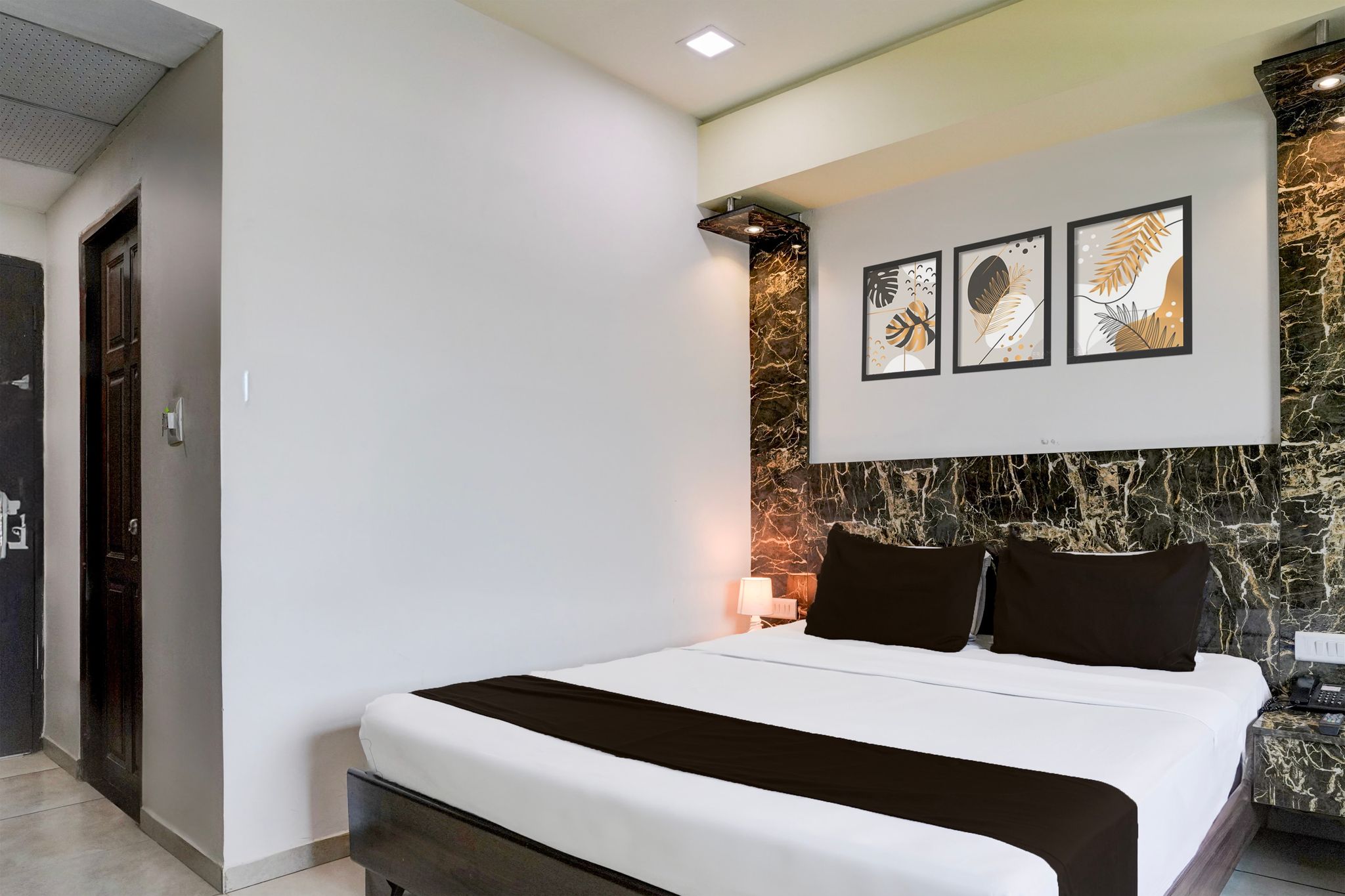 Super Townhouse Anand Classic