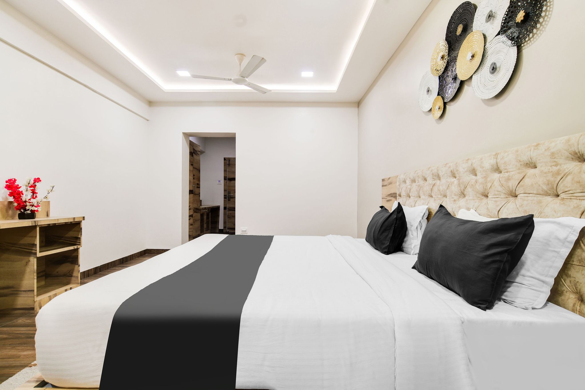 Townhouse Oak PTC Indore Junction Classic 6