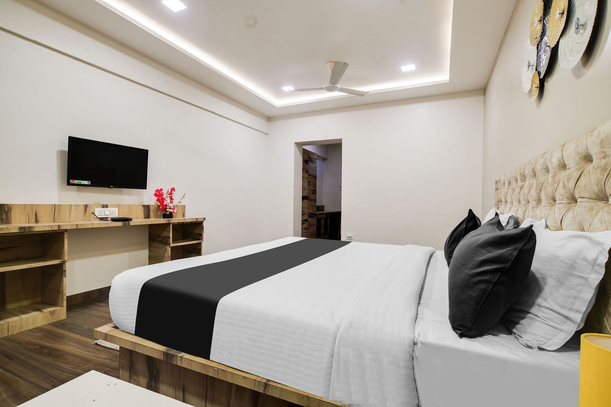 Townhouse Oak PTC Indore Junction Classic 8