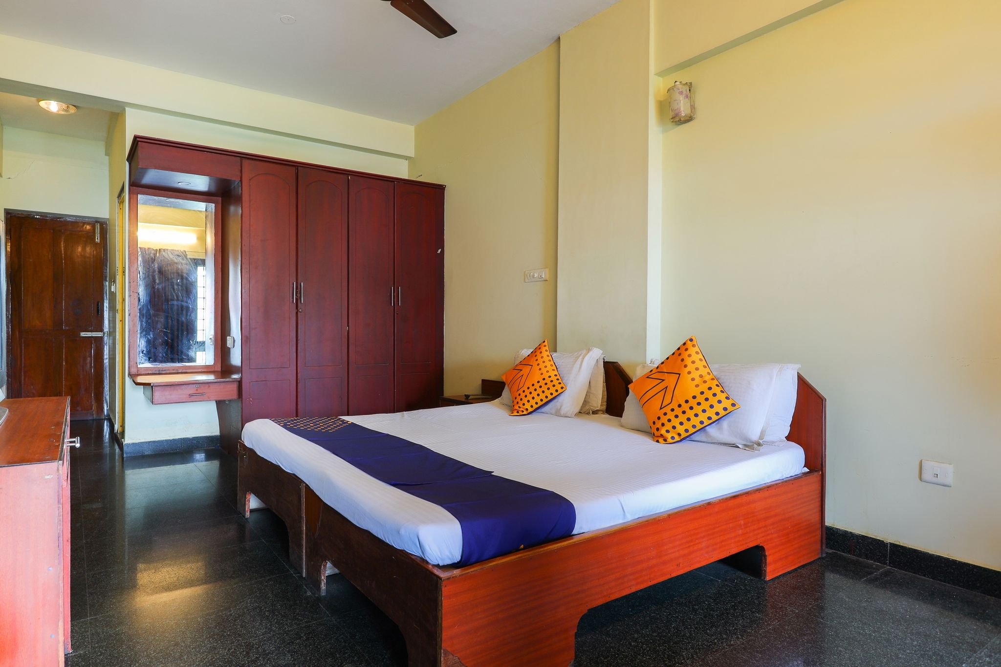 Hotel O East Fort Classic 11