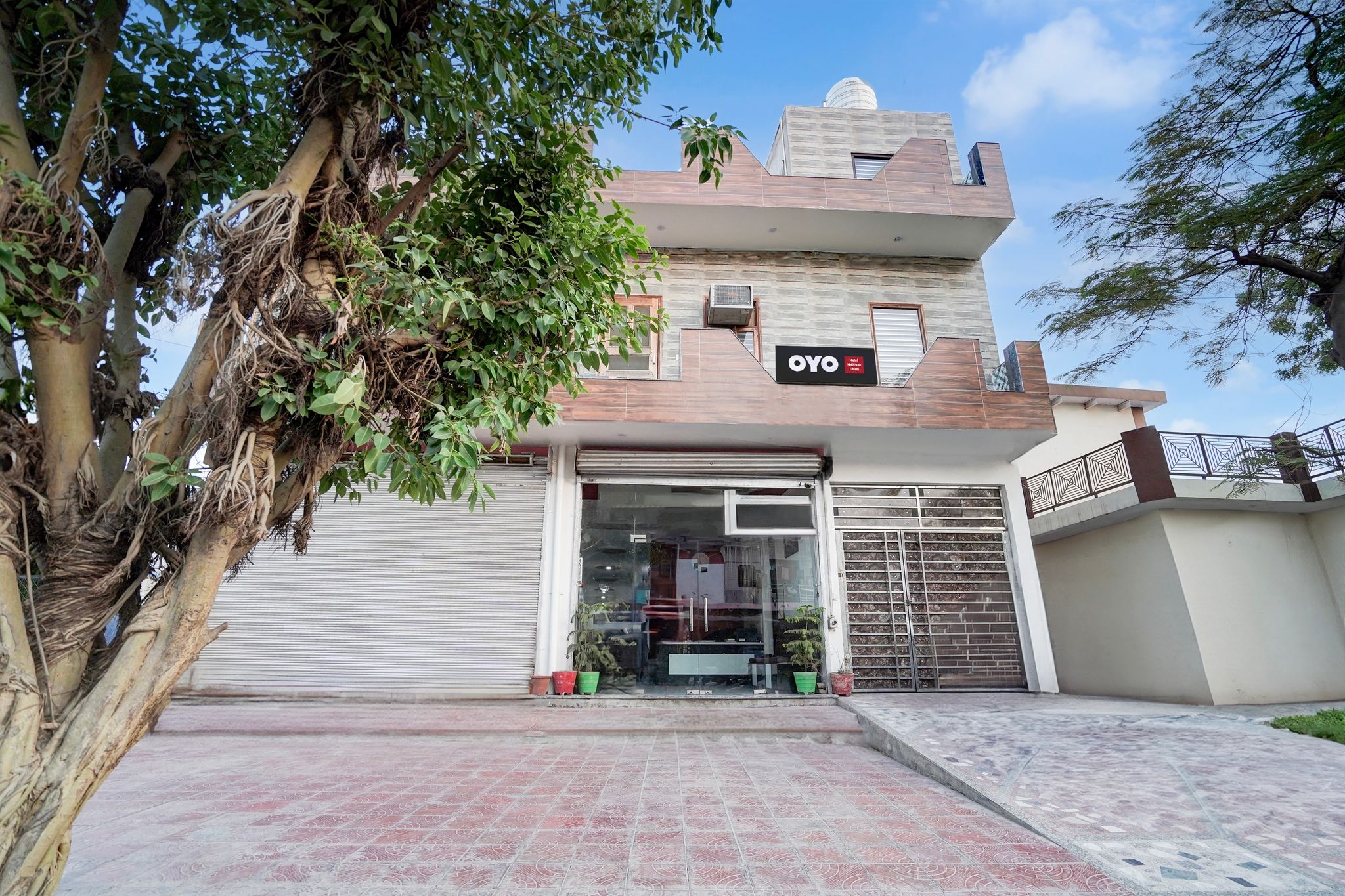 Hotel O Govind Nagar Near Krishan Janm Bhoomi